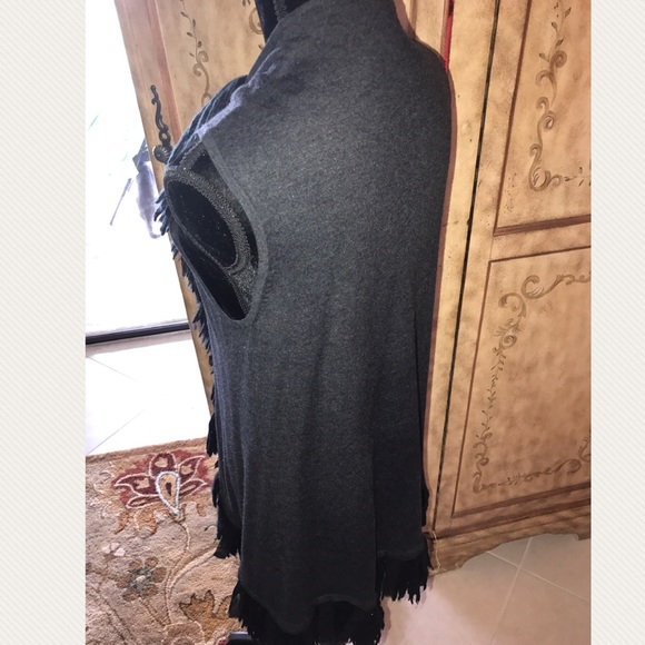 Cable & Gauge fringed VEST; LARGE (charcoal grey color with black fringe) - Picture 8 of 11
